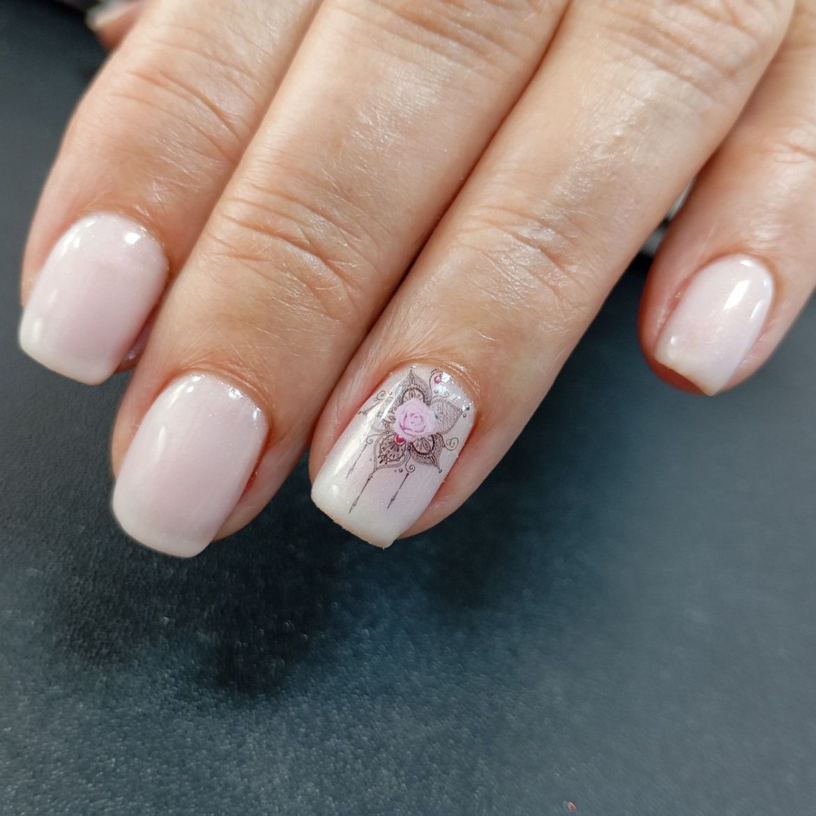 Manicura Vanessa Lafuente MakeUp